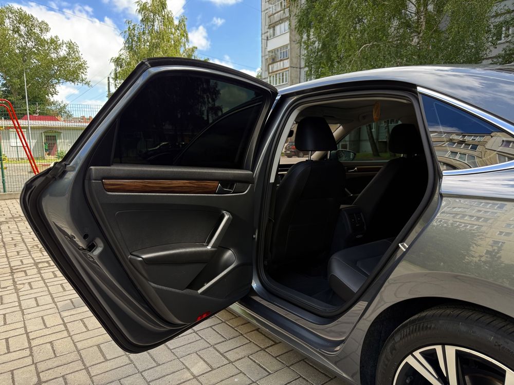 Volkswagen Passat B9 USA NMS 2 2021 2.0 бензин