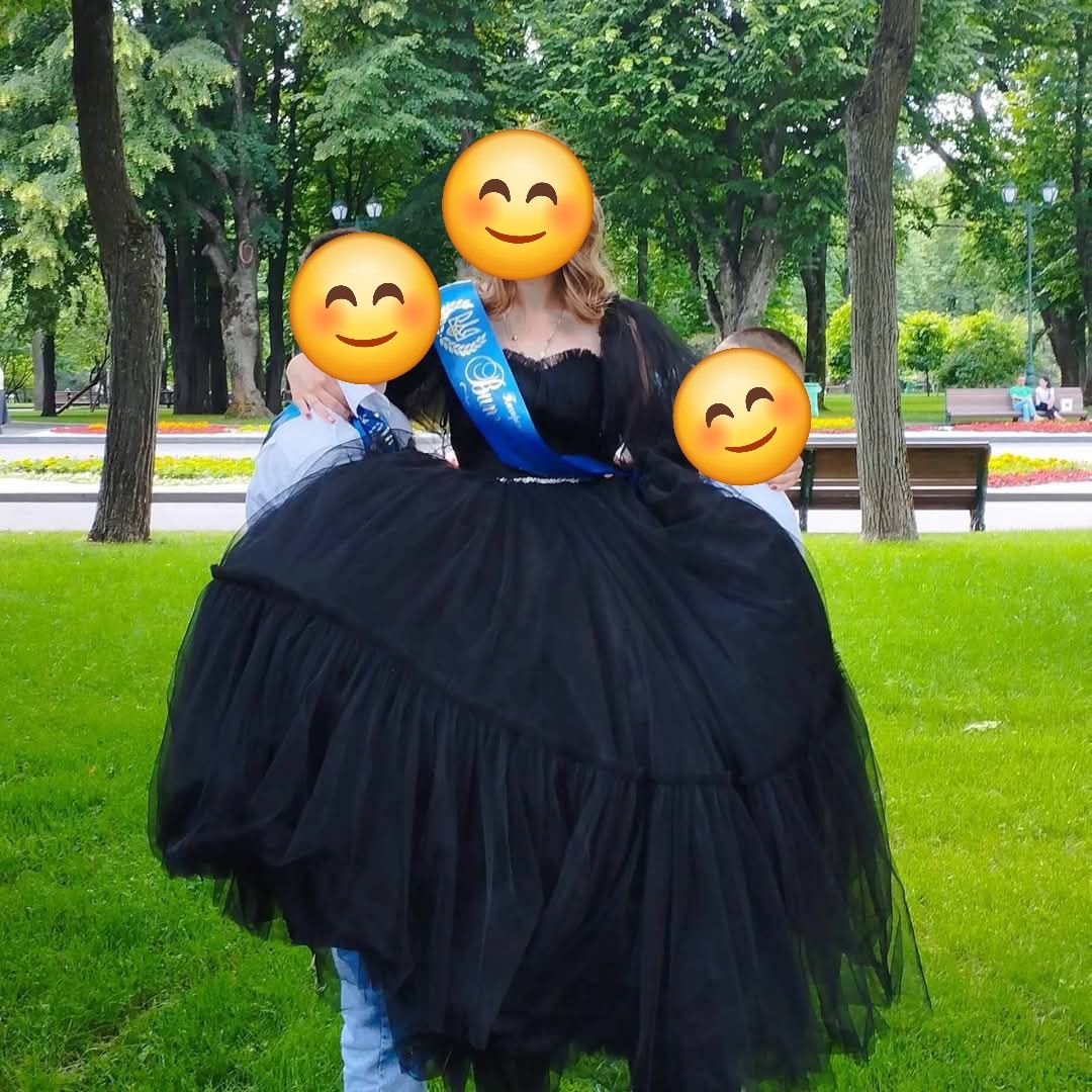 Продам шикарное выпускное платье