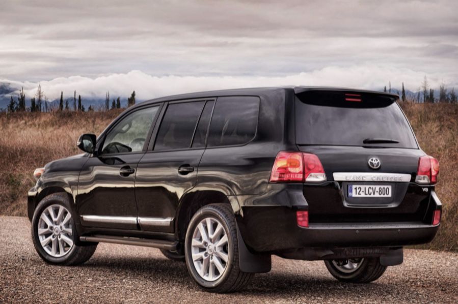 Задние фонари стопы Toyota Land Cruiser 200 в стиле рестайлинг