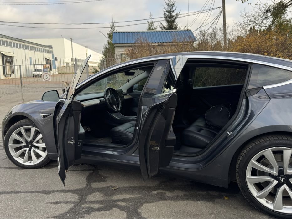 Tesla 3 Long Range | 440 км 75кВт | в ідеальному стані