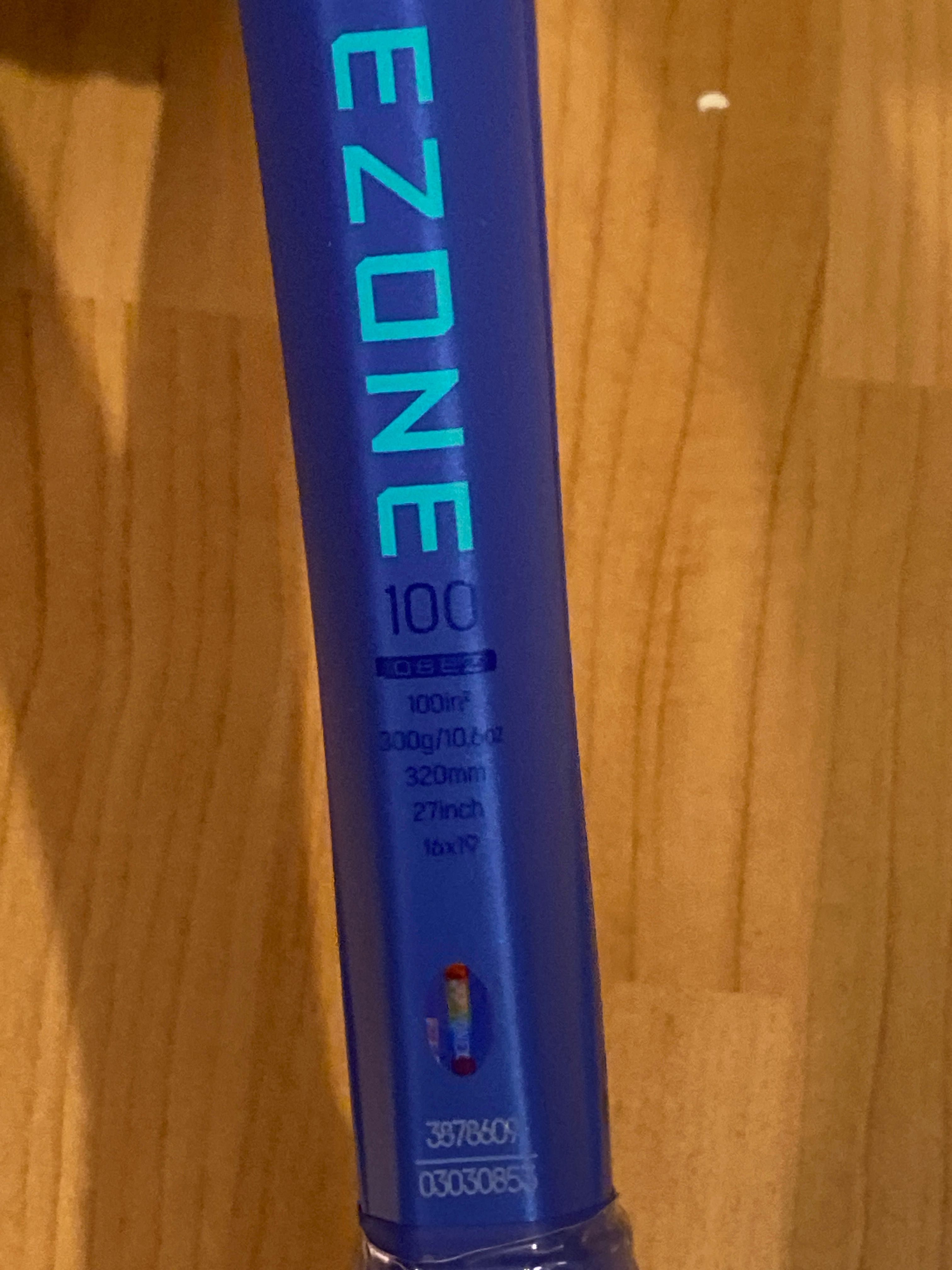 Yonex EZone 100 Blast Blue 300g L2 2025  16x19