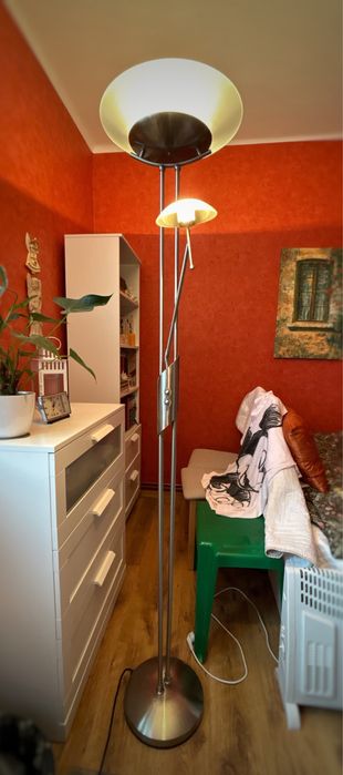 Lampa podłogowa stojąca srebrna dwa źródła światła