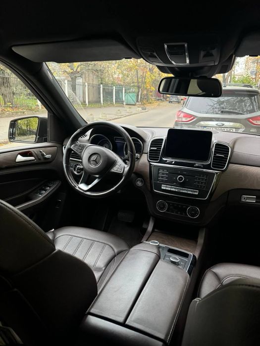Мерсед gle 250d 2017 год ( 12 месяц )  204 л.с. Официал
