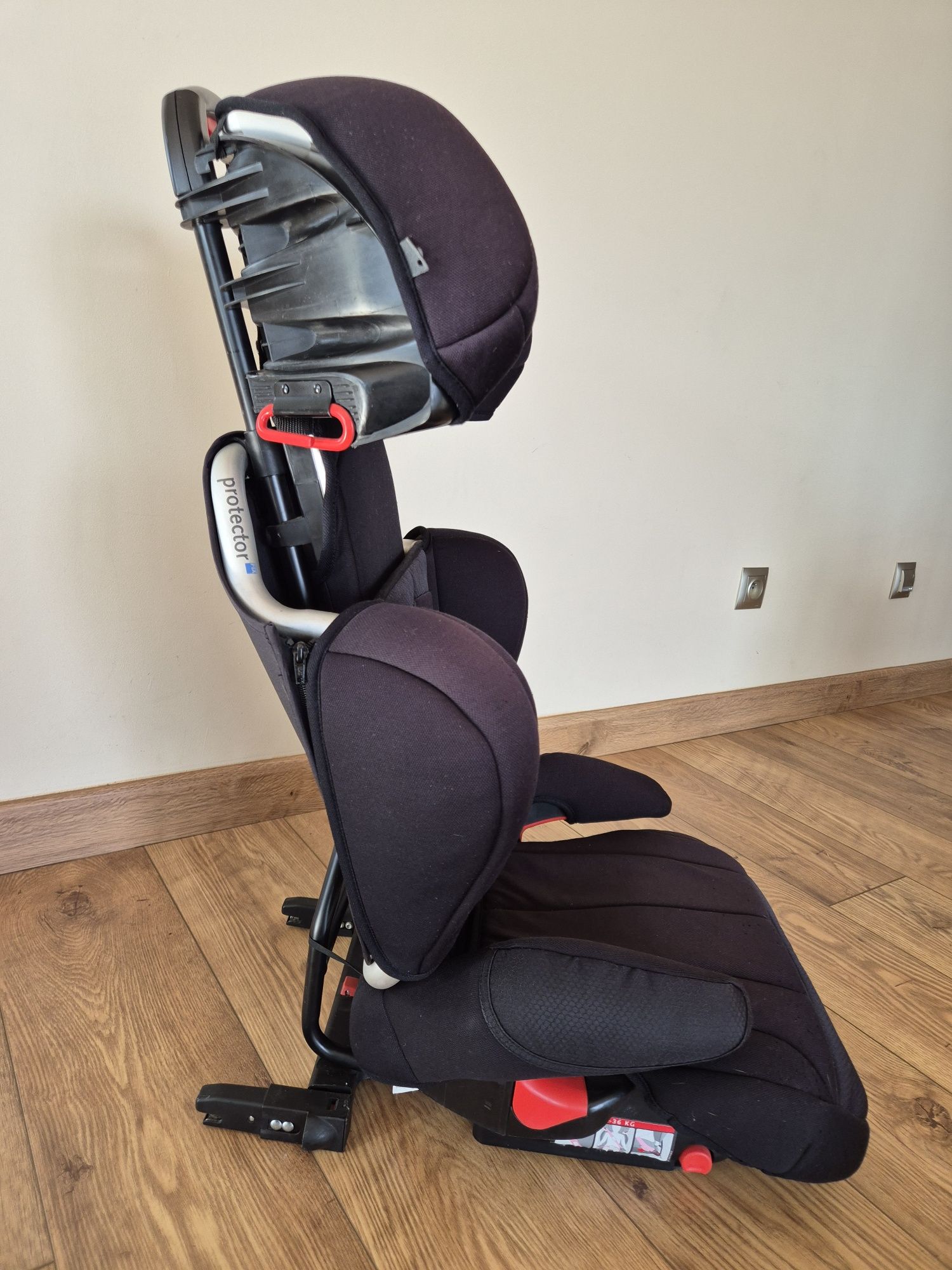 Fotelik samochodowy Casualplay Protector Fix 15-36Kg isofix
