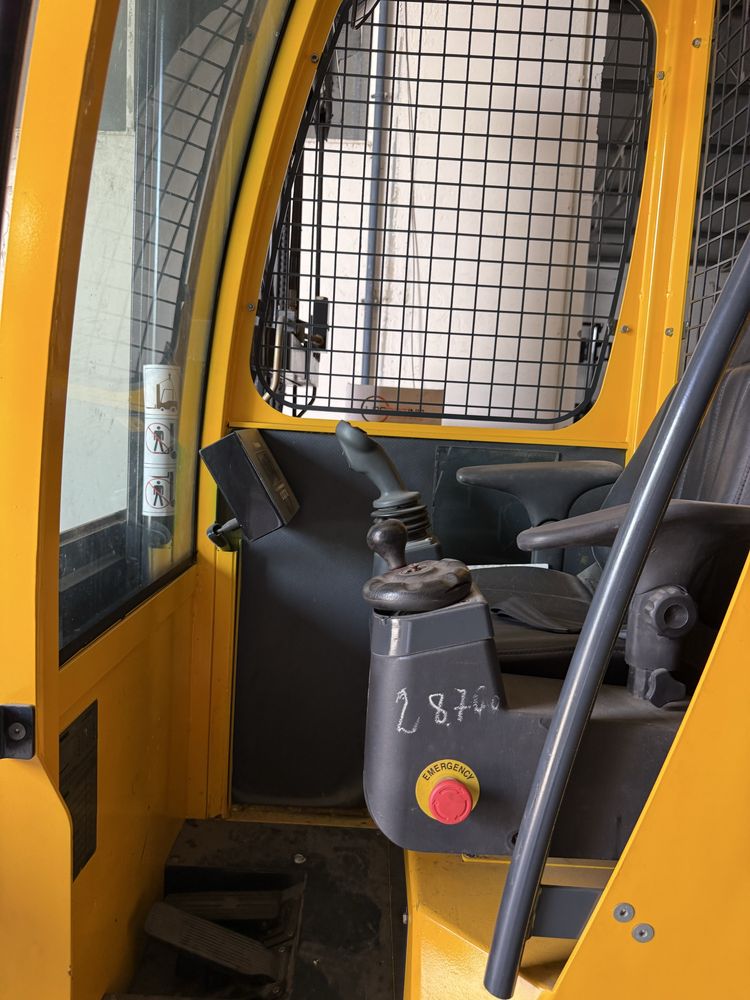 Empilhador 4 caminhos Bauman de 3500 kgrs eleva a 7 metros bateria niv