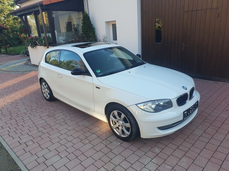 BMW e81 118i 2007 Biała Android
