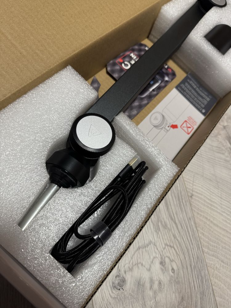 Стійка для мікрофону Thronmax caster boom