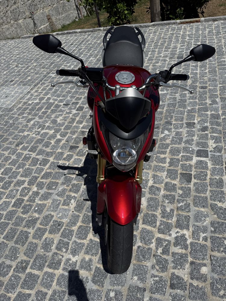 Honda hornet como nova