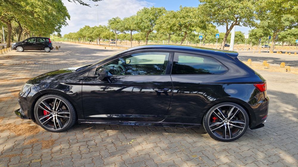 cupra versão 300 performance 2.0 TFSI cx DSG 418cv Seat Leon 100% bom
