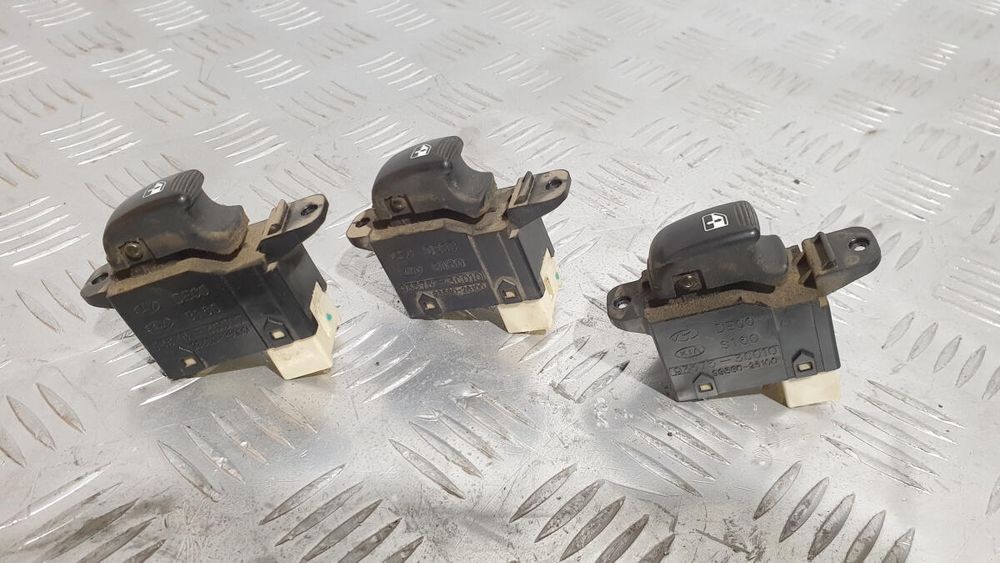 Кнопка стеклоподъемника 935753C010 HYUNDAI SANTA FE 2.0 разборка