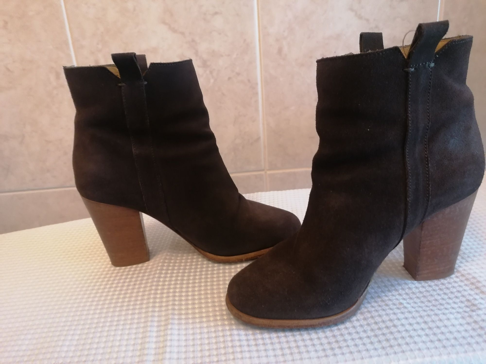 Botins 38, nobuk castanho Mango