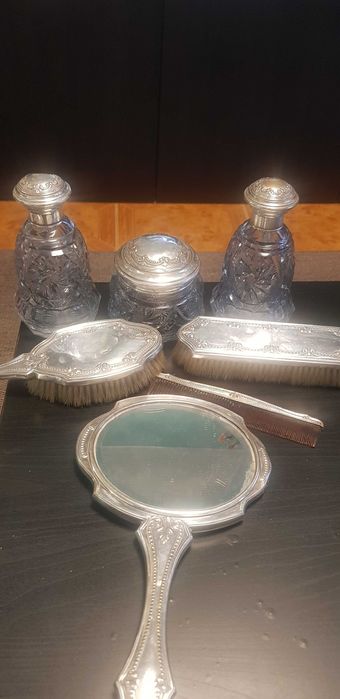 estojo de higiene sec. XIX