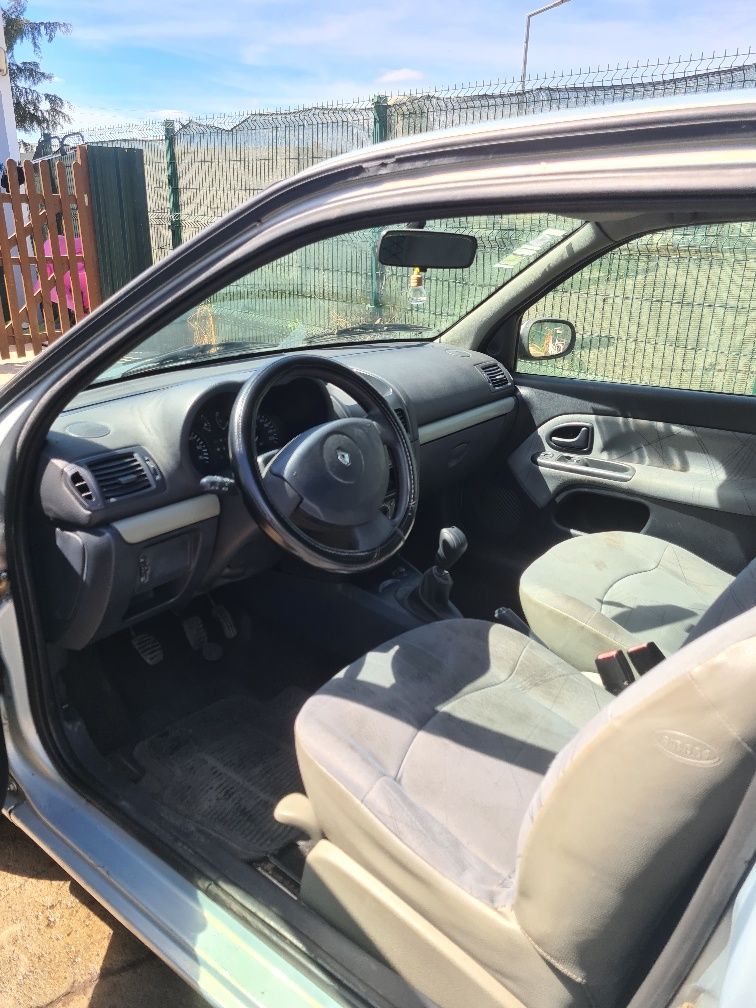 Renault clio 1.5 dci 2003 com AC