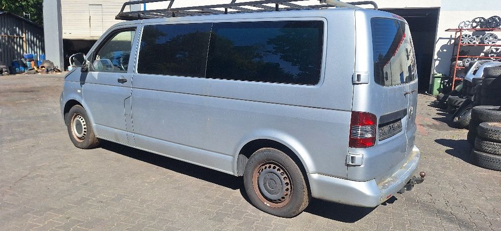 Volkswagen Transporter T5 caly na części