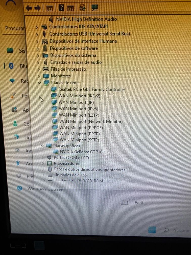 Computador fixo, com rato , teclado e monitor