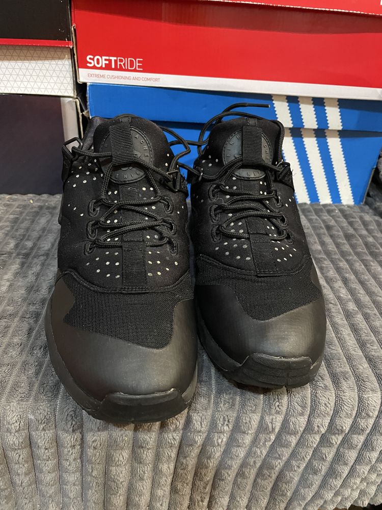 Кросівки Nike Air Huarache Utility Triple Black 40,5(25,5см) ориг