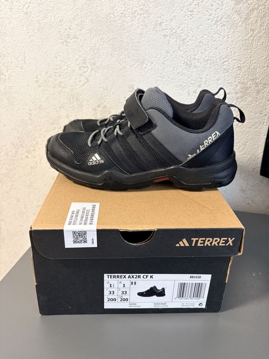 Adidas кроссовки для мальчика 33 р