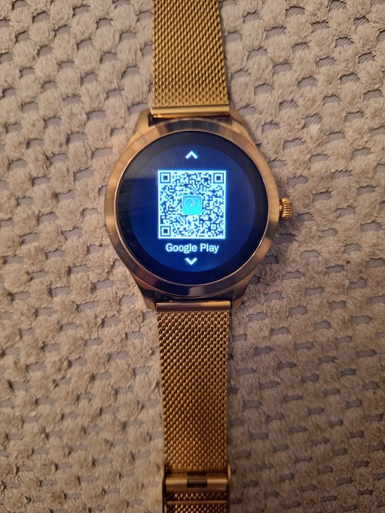 Smartwatch złoty