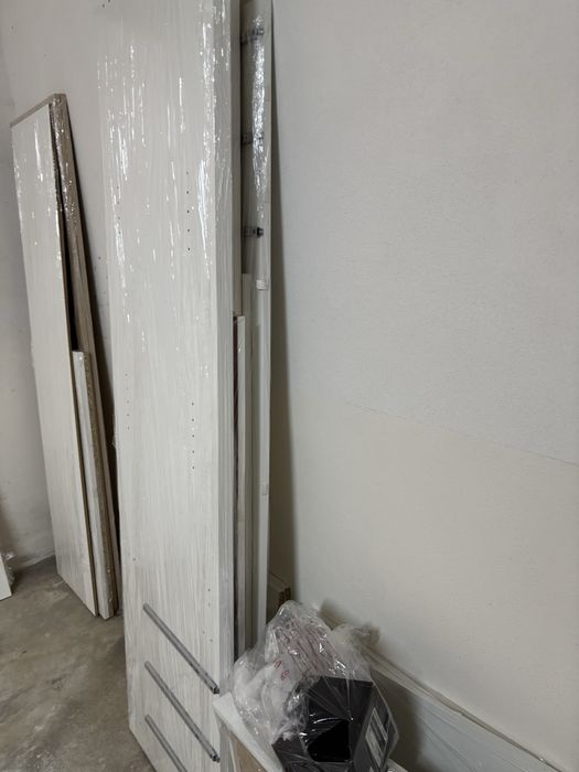 Roupeiro branco em excelente estado