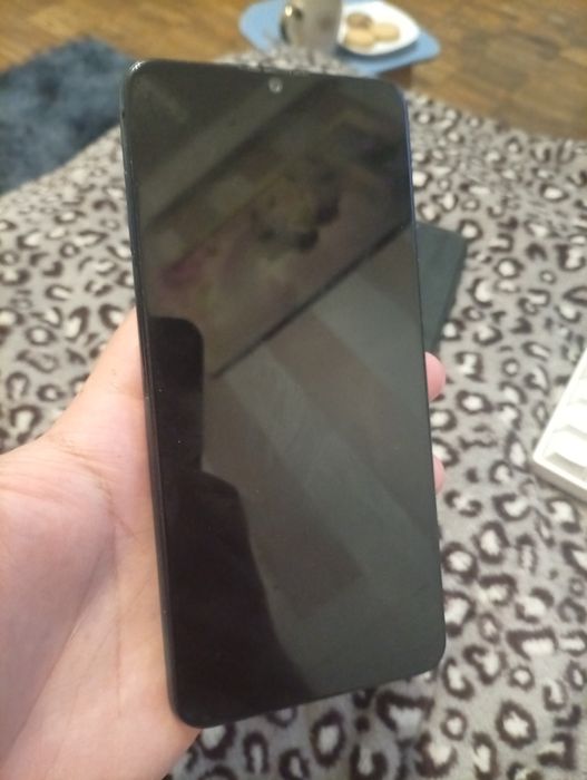 ZTE 2050 (на запчасти из-за постоянной перезагрузки)