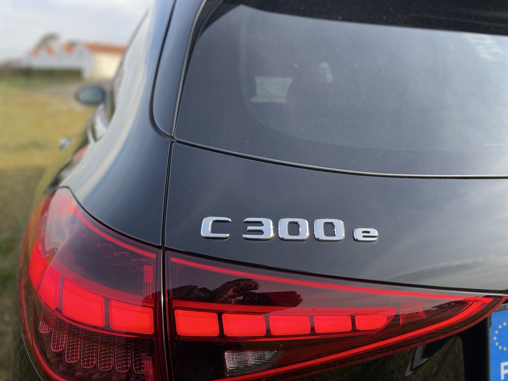 Mercedes C 300e 2023 com iva dedutivel