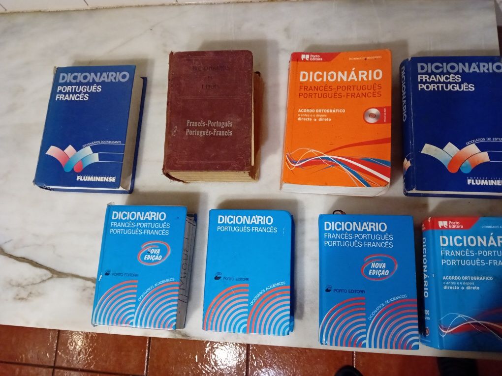 Conjunto de 8 Dicionários Português-Francês