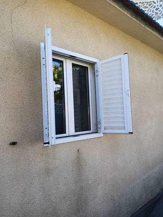 Conjunto de Portadas/Janelas — Várias Medidas, Excelente Estado