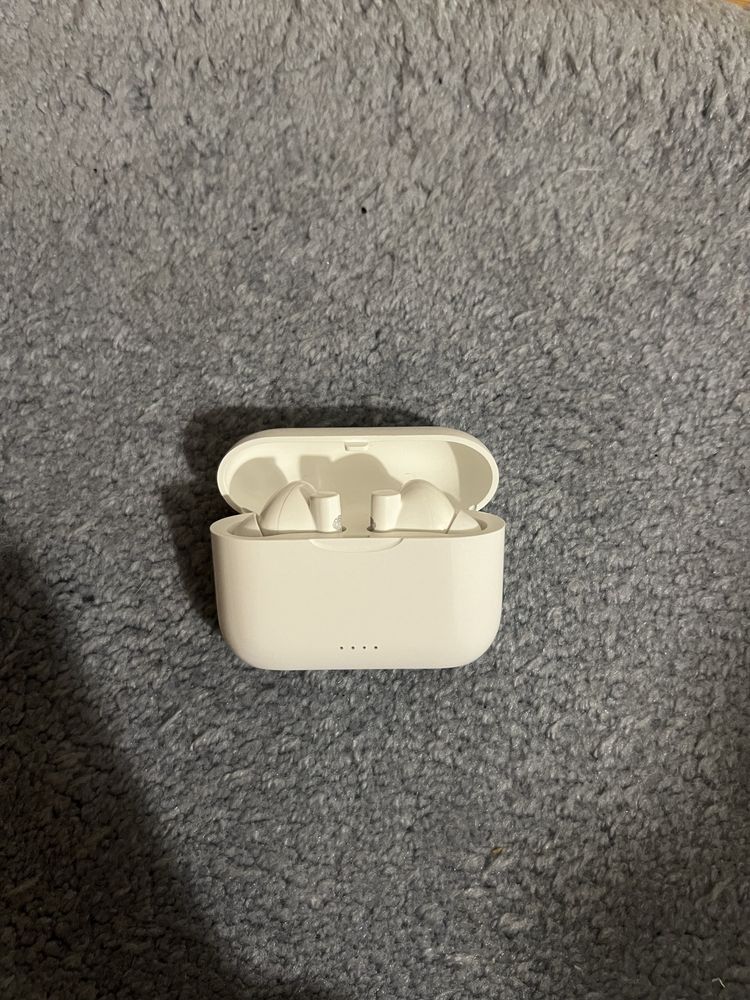 Fones TWS nunca usados