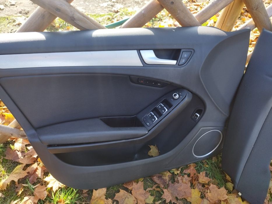 Środek Audi A4 B8 allroad boczki fotele