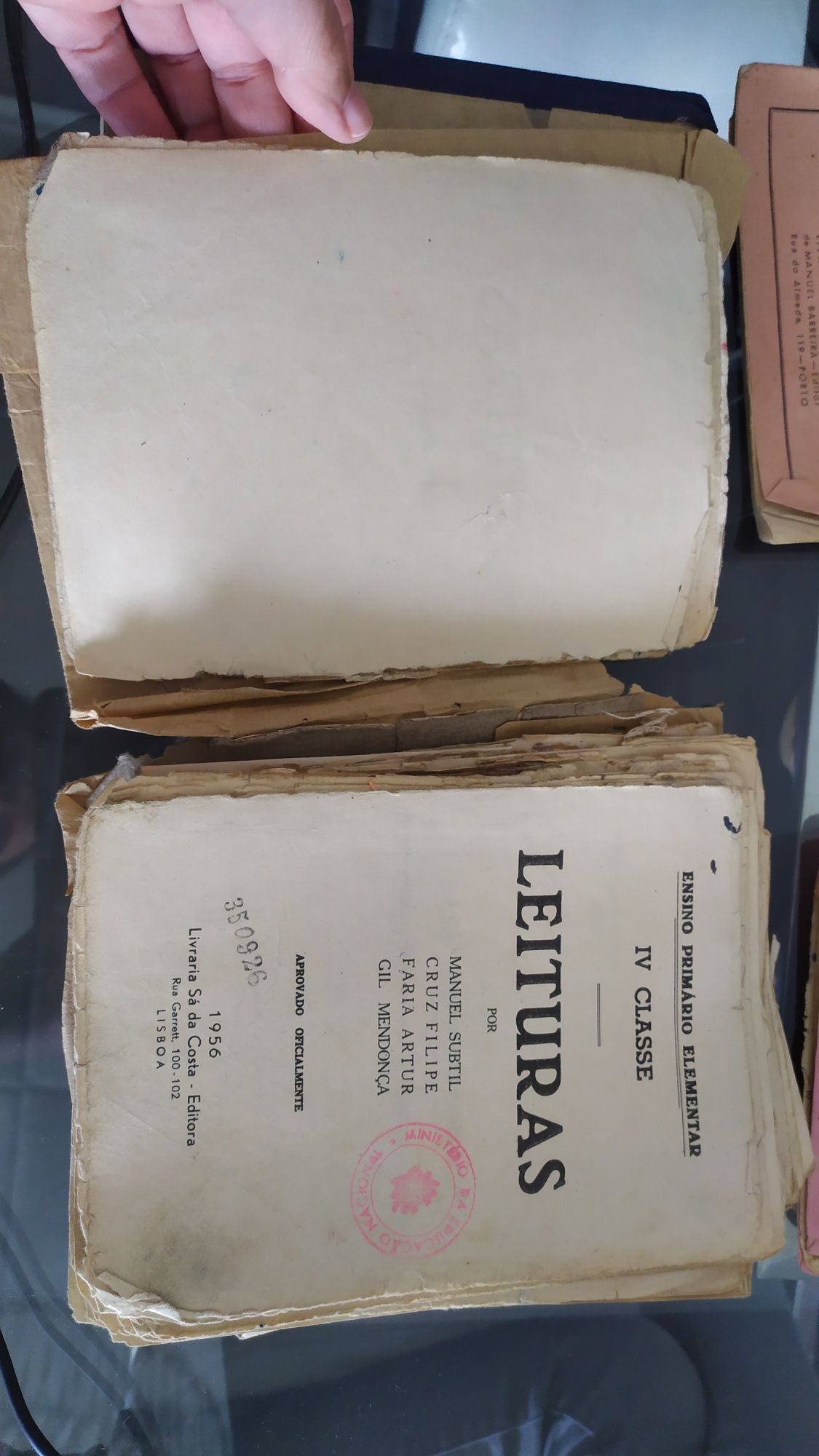 Conjunto antigo de manuais de português com mais de 70 anos