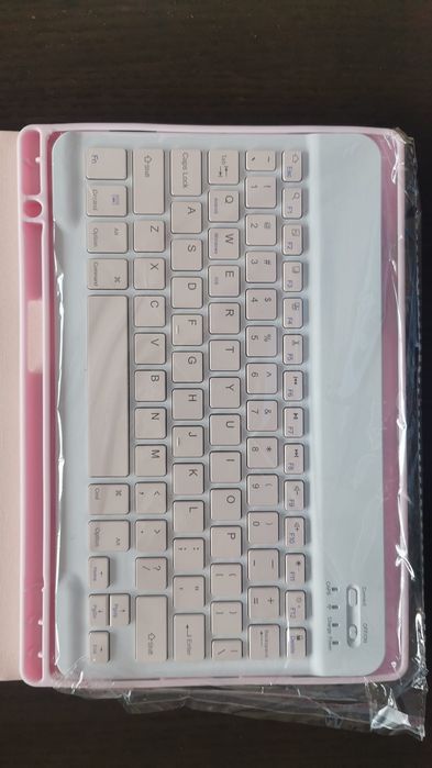 Etui wraz z klawiatura do Samsung Tab A8