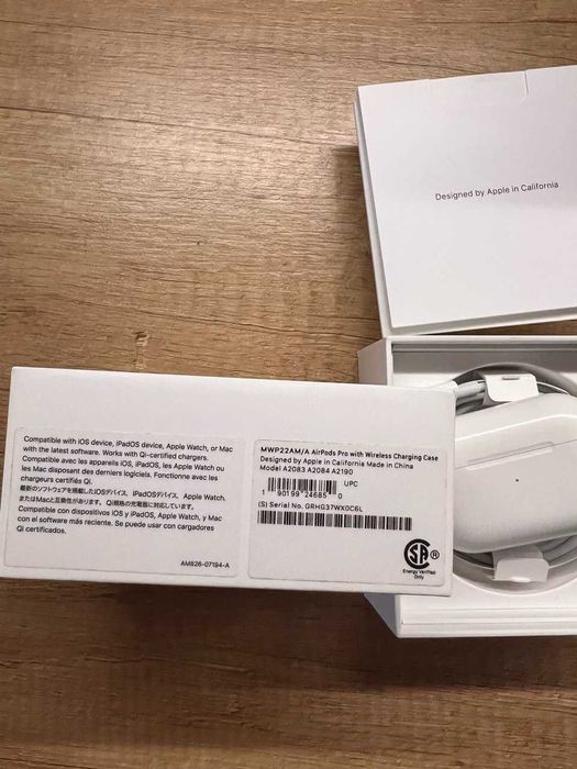 AirPods Pro MWP22 (A2083 A2084 A2190 with wireless charging case)