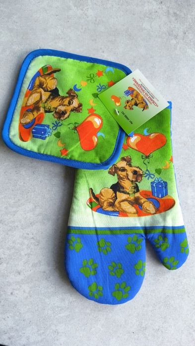 Nowa rękawica kuchenna i podkładka z pieskiem