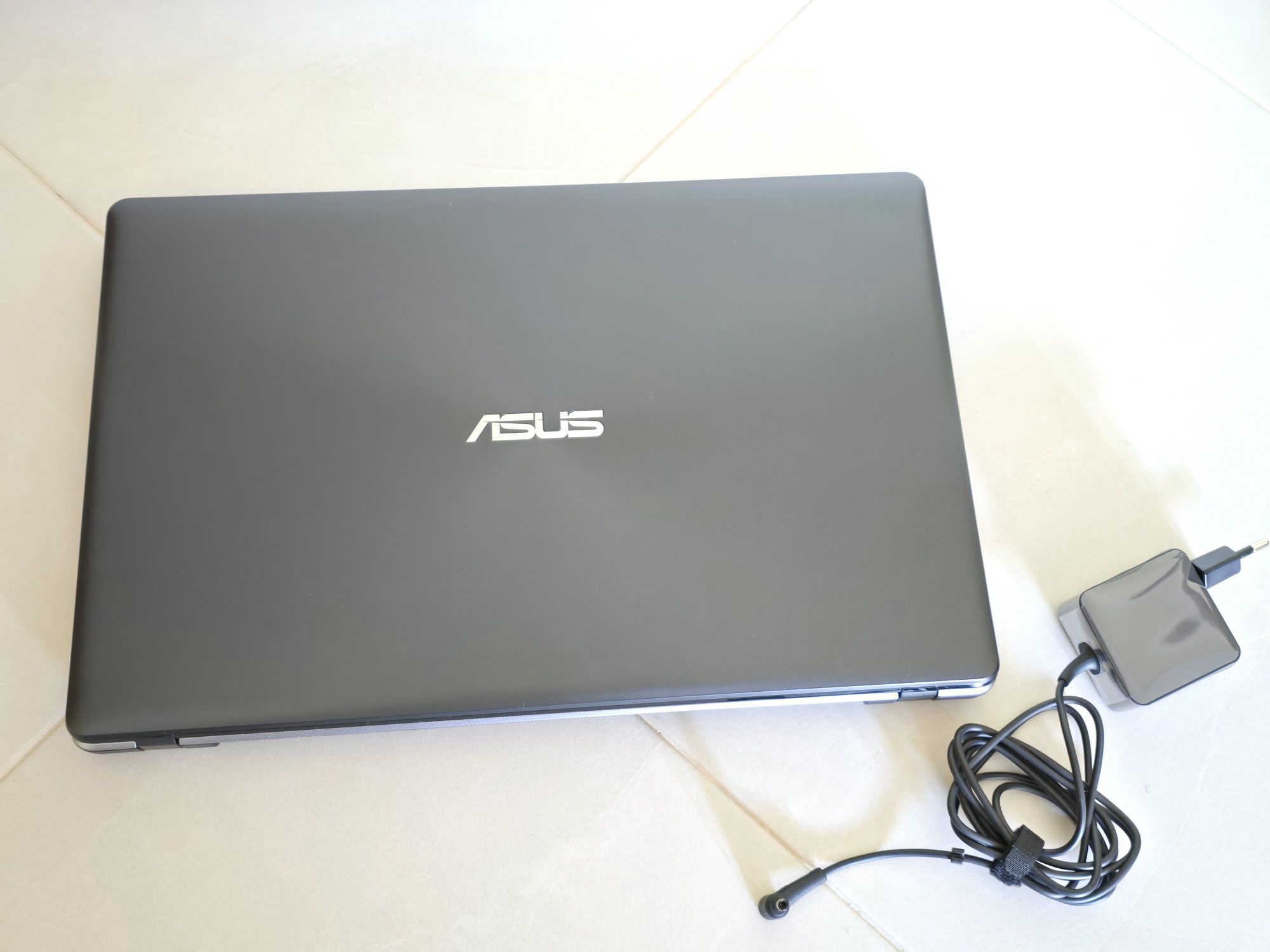 Portátel Asus Notebook i5 (Impecável)