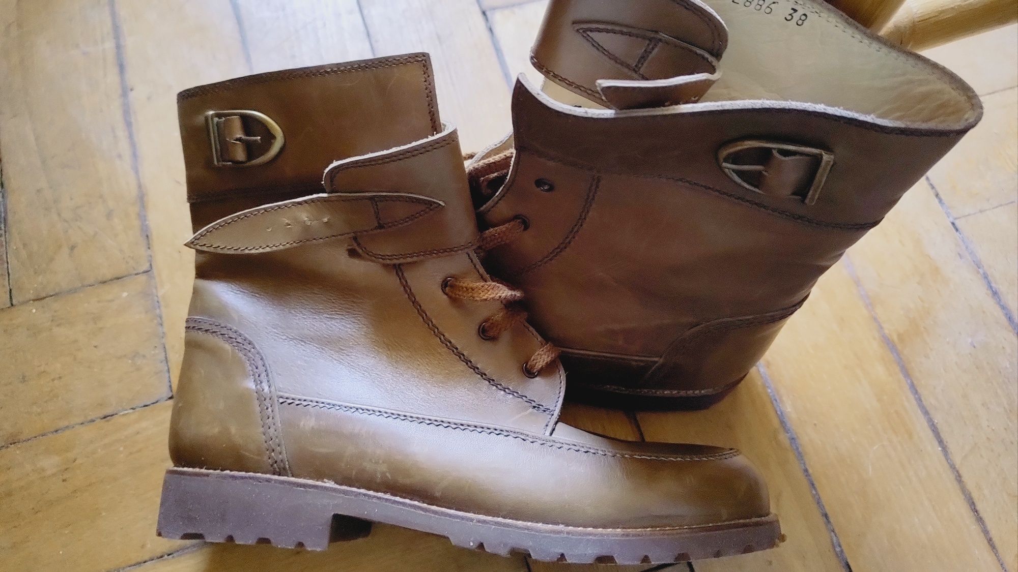 Buty włoskie, sztyblety z miękkiej skórki oliwkowy brąz