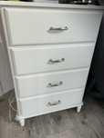 Komoda Tyssedal 4 szuflady ikea stan bardzo dobry