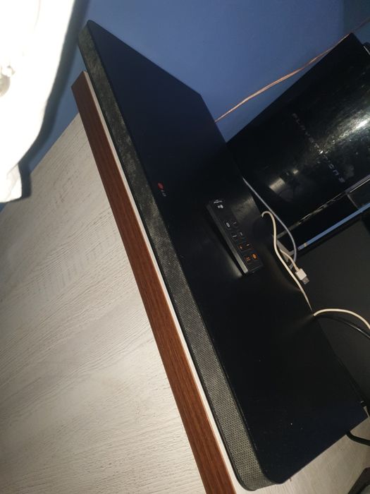 Soundbar lg z pilotem  sprawny głośno gra