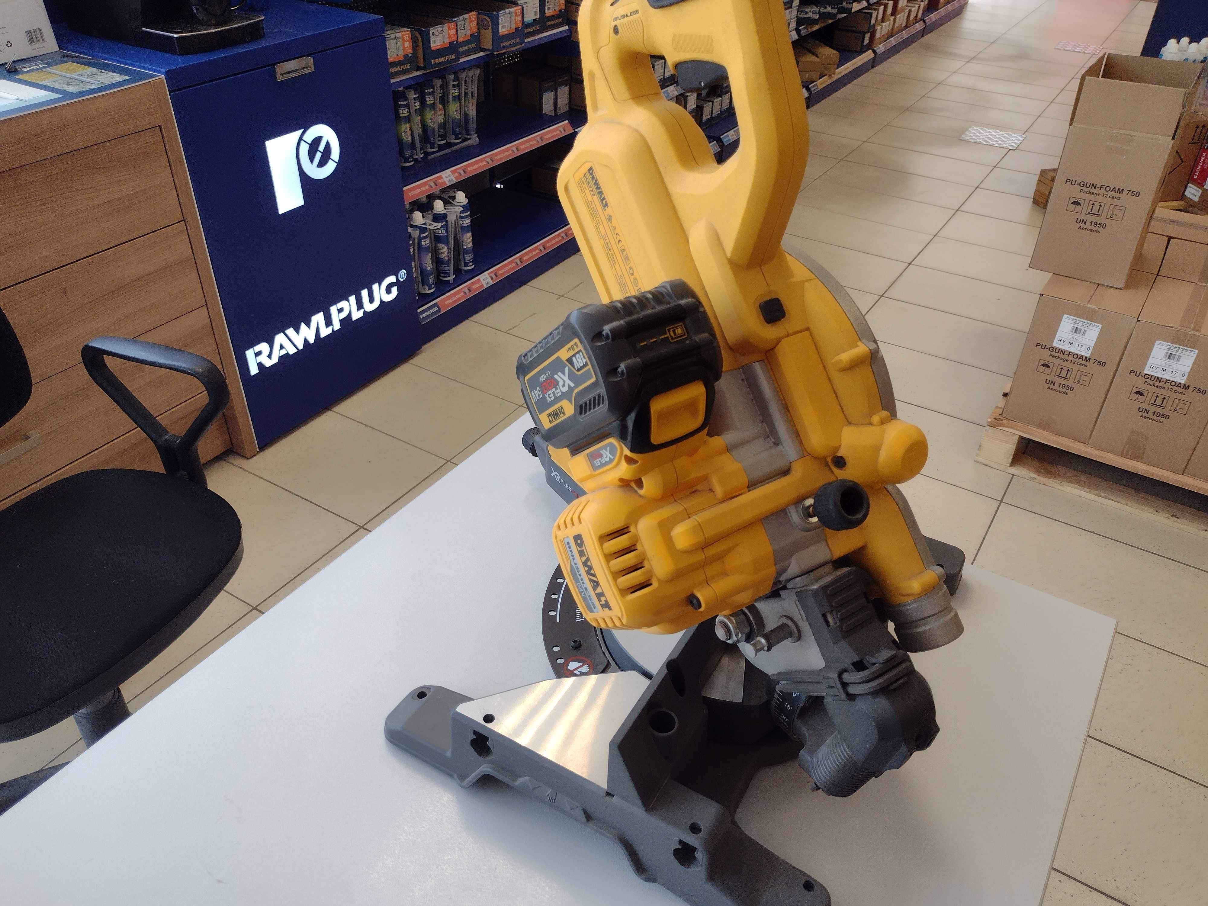 Nowa Pilarka ukosowa DEWALT DCS777 54V  + dwie baterie + ładowarka