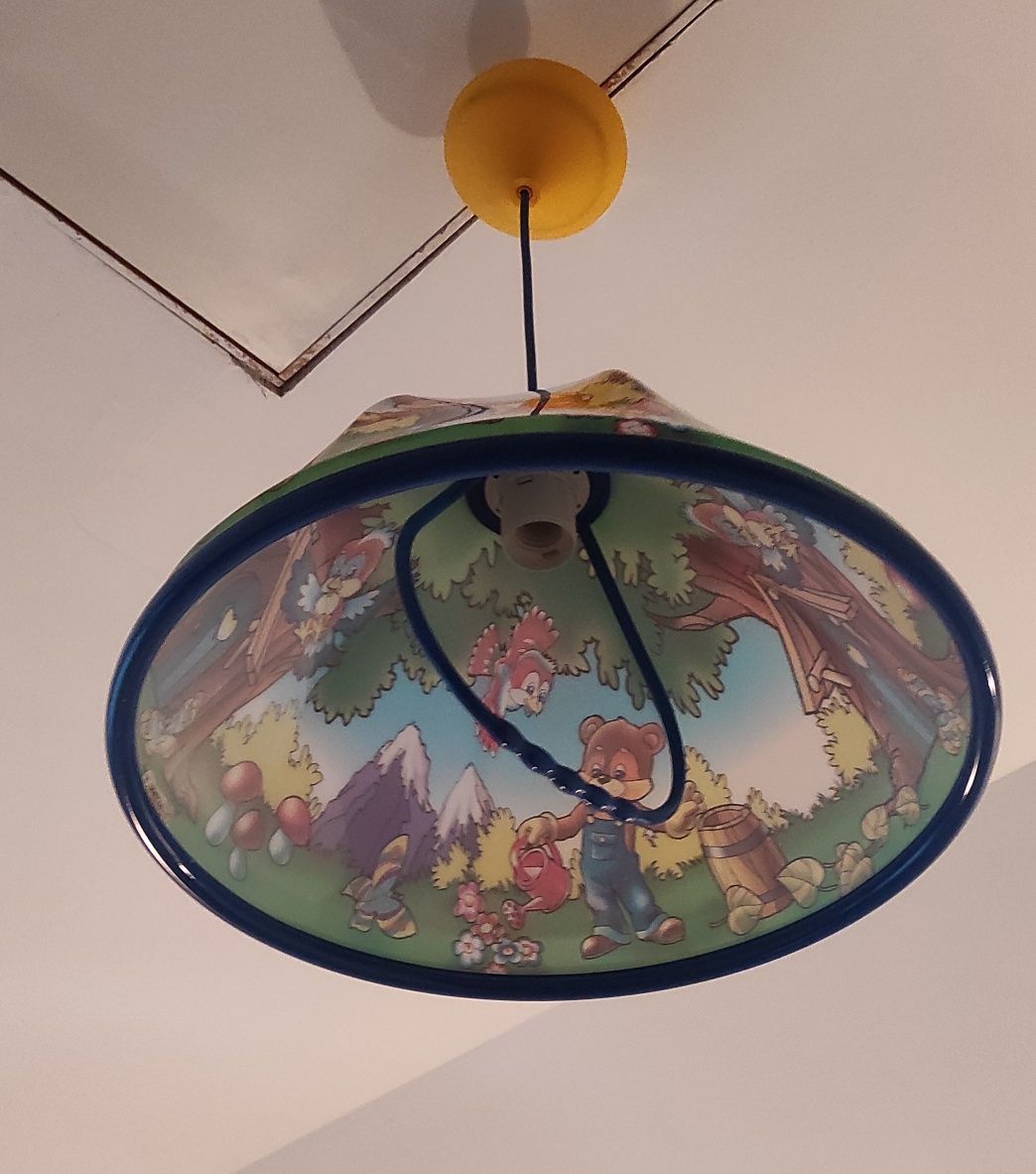 Lampa sufitowa do pokoju dziecięcego