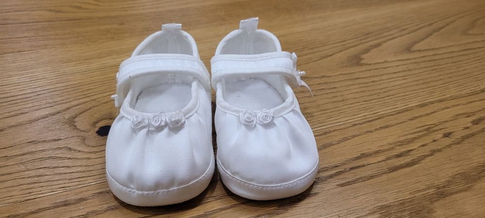 Buciki niemowlęce do chrztu, białe, pantofelki dziewczęce rozmiar 12