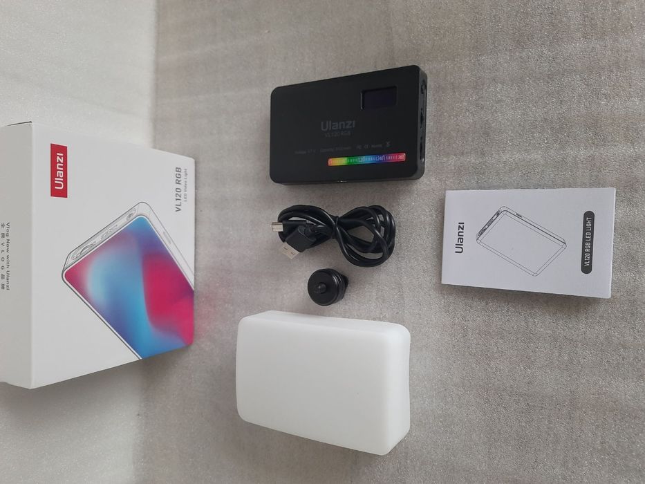 Накамерне світло з регулятором яскравості Ulanzi VL120 RGB