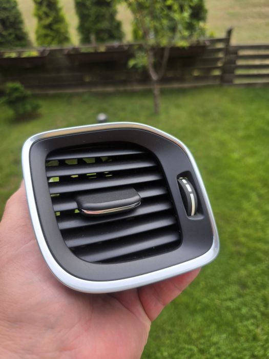 Kratka nawiewu Volvo V60 2012 Rok LEWA STRONA