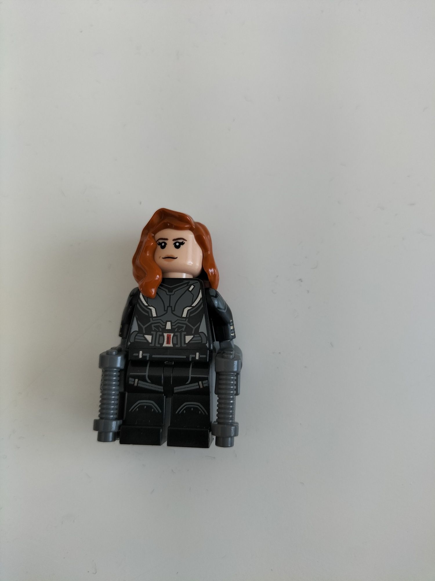 Oryginalna mini figurka LEGO Avengers- Czarna Wdowa