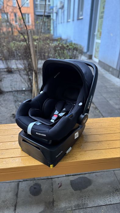 Автокрісло Maxi-Cosi CabrioFix i-Size + база isofix
