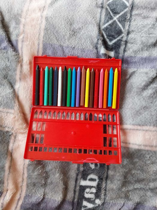 Lápis de cera - material escolar