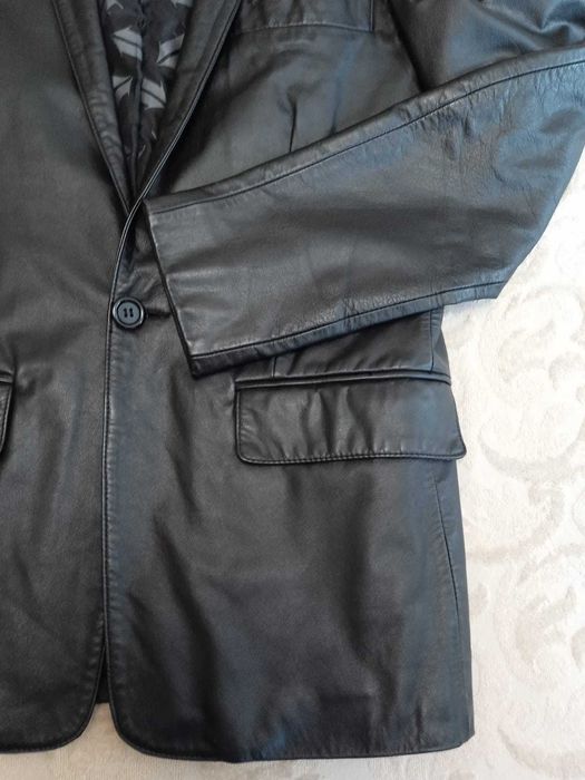 Пиджак из кожзаменителя