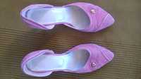 Sapatos de cerimónia cor-de-rosa claro