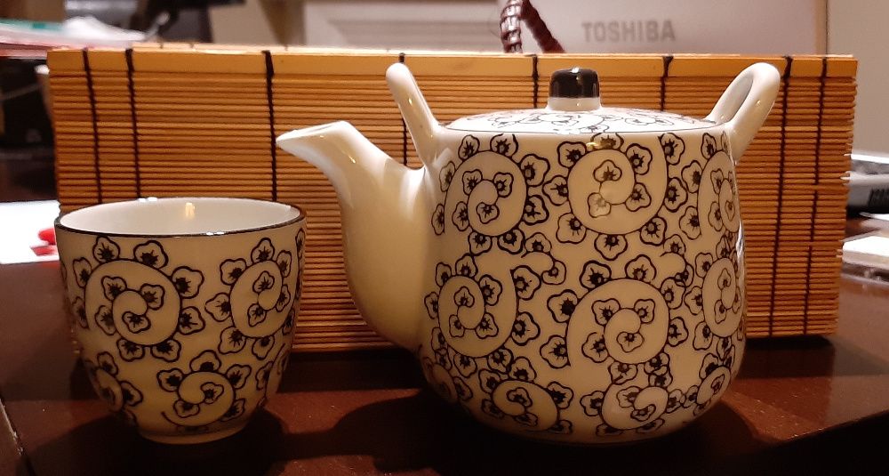 Conjunto bule e copos