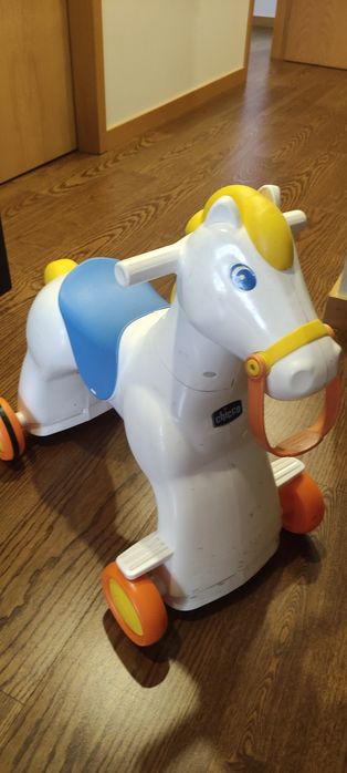 Cavalo de brincar Chicco