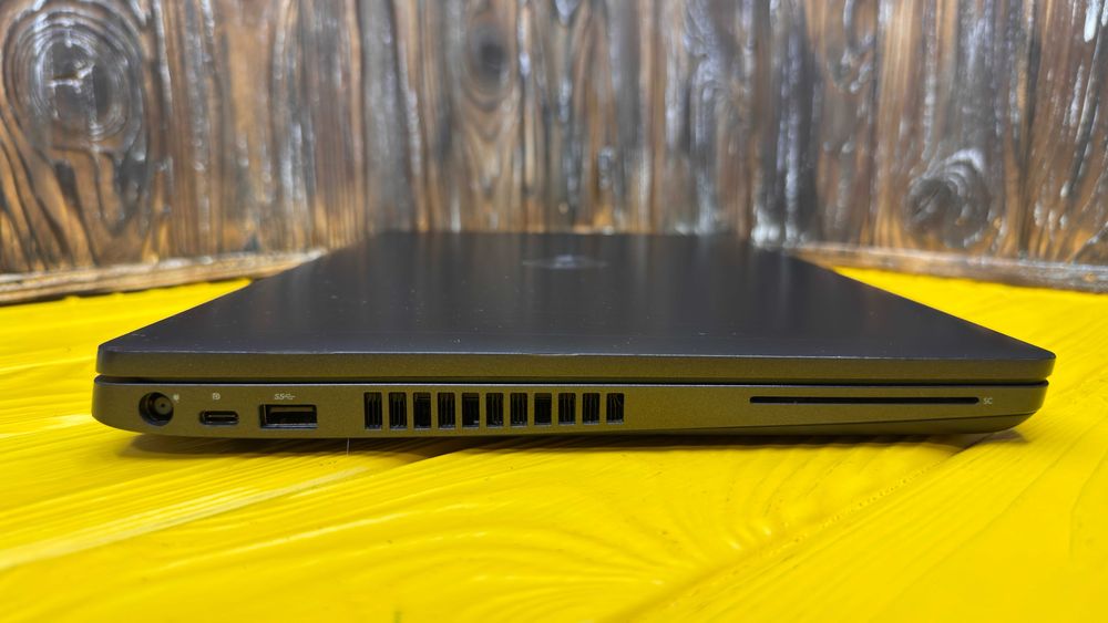 РОЗПРОДАЖ! Офісний Ноутбук Dell Latitude 5500 /Core i7-8665u/SSD 256GB